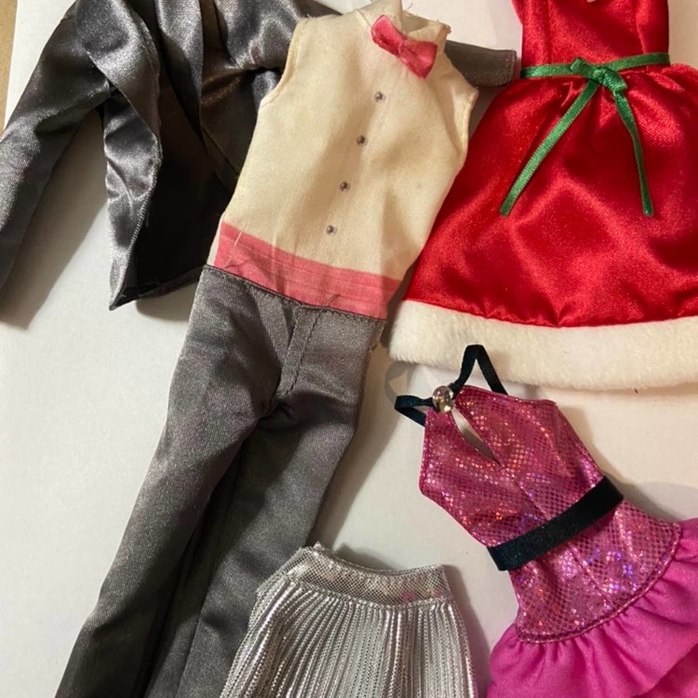 LOT (See Photos) Barbie clothes